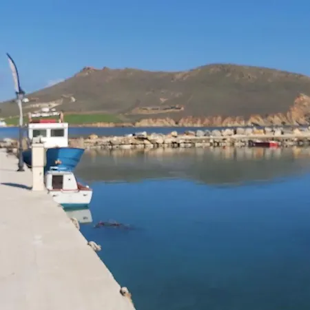 בית נופש Molos Pine View *