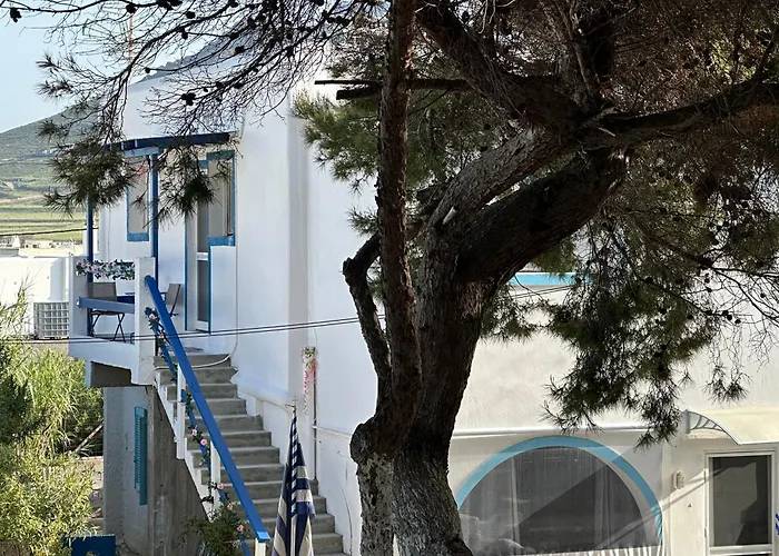 בית נופש Molos Pine View *