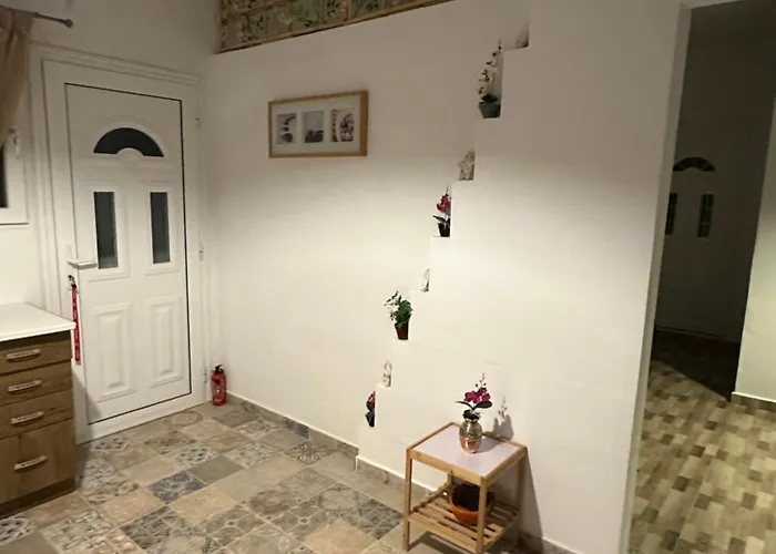 Molos Pine View בית נופש